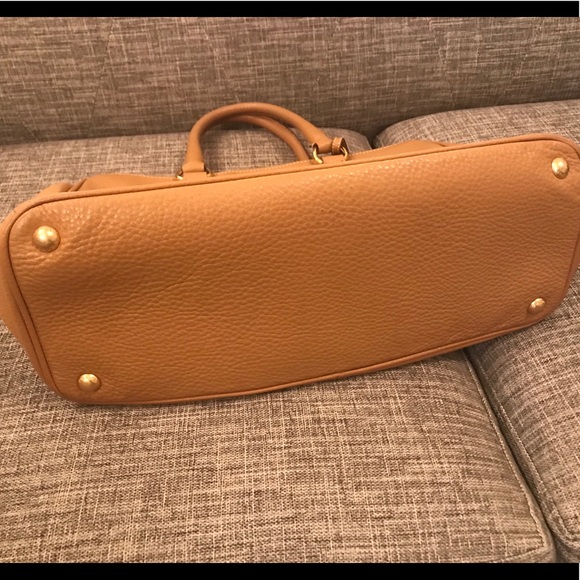 Prada purse - Picture 3 of 13